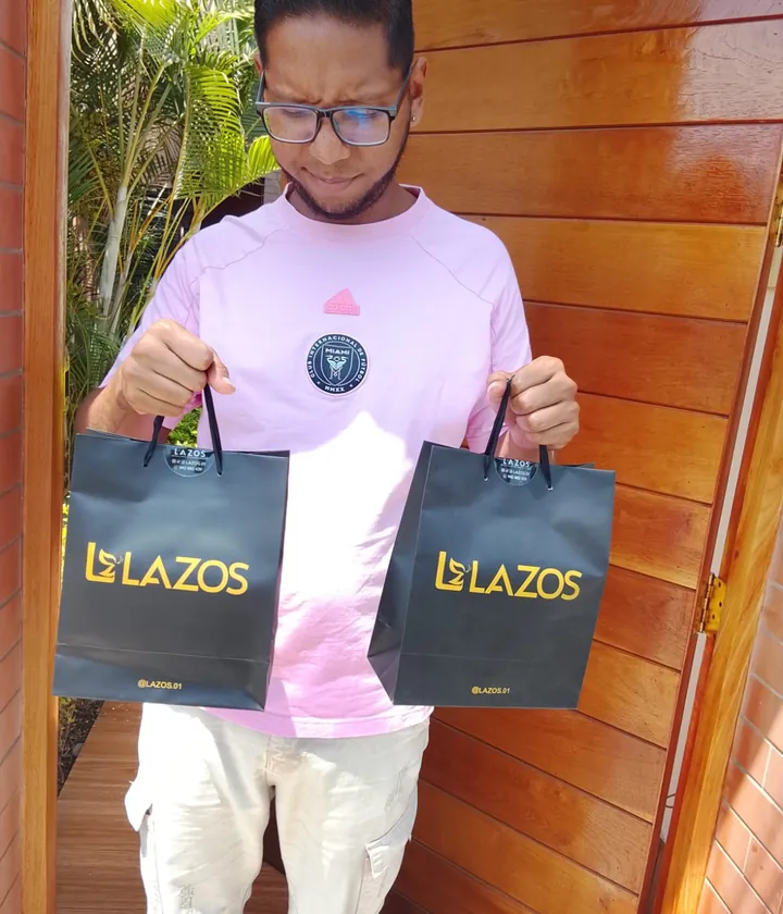Pedido personalizado entregado por LAZOS