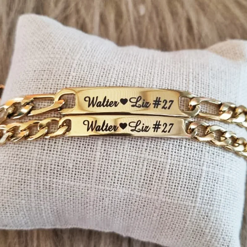 Pareja de esclavas doradas personalizadas con nombres