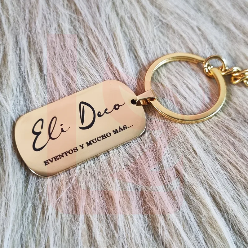 Dije Rectangular Dorado con Texto