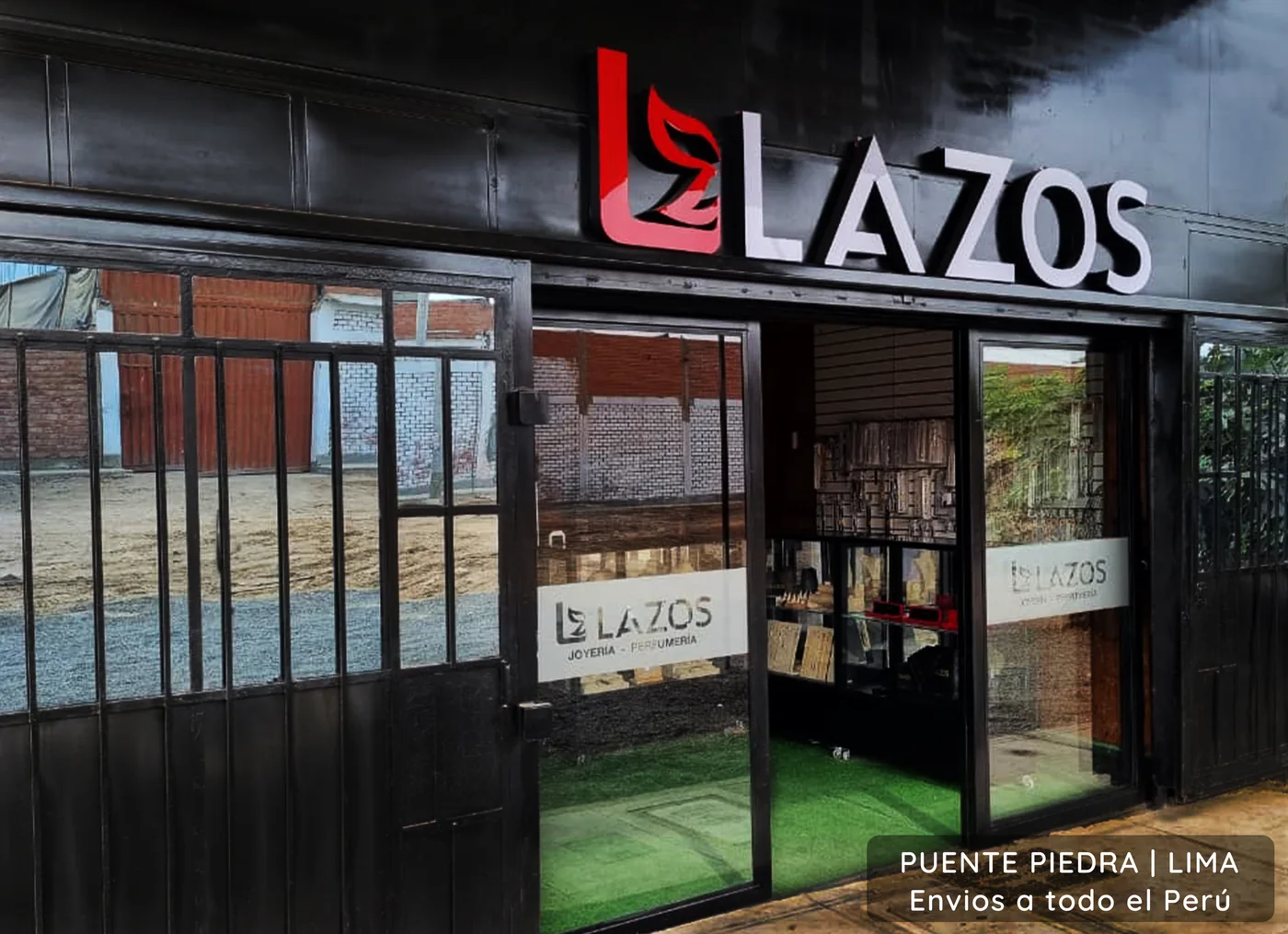 Fachada de la tienda física LAZOS en Puente Piedra, Lima
